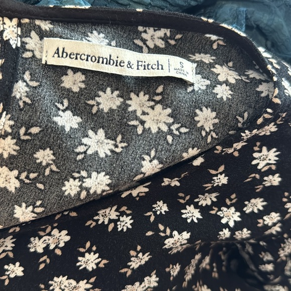 Abercrombie & Fitch Black Floral Faux Wrap Dress - Picture 4 of 4